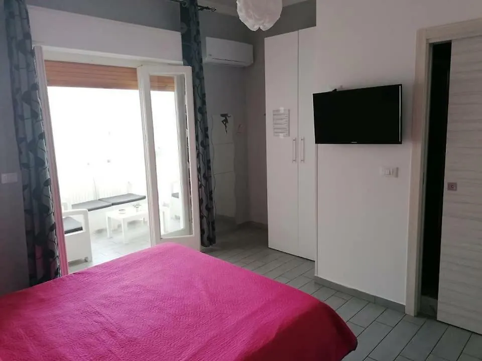 לינה וארוחת בוקר מונריאלה Casa Normanna